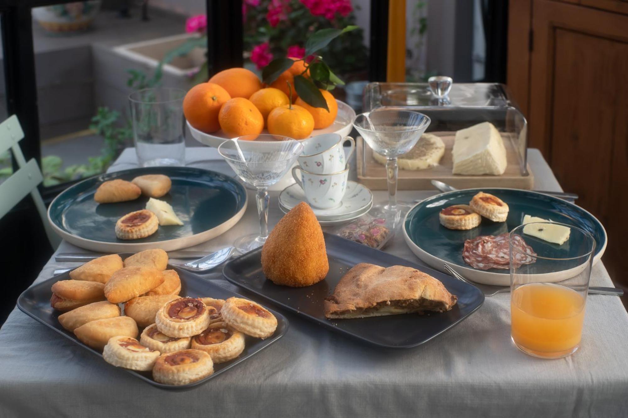 Bed & Breakfast Fra Le Righe Aeroporto di Catania Fontana Rossa