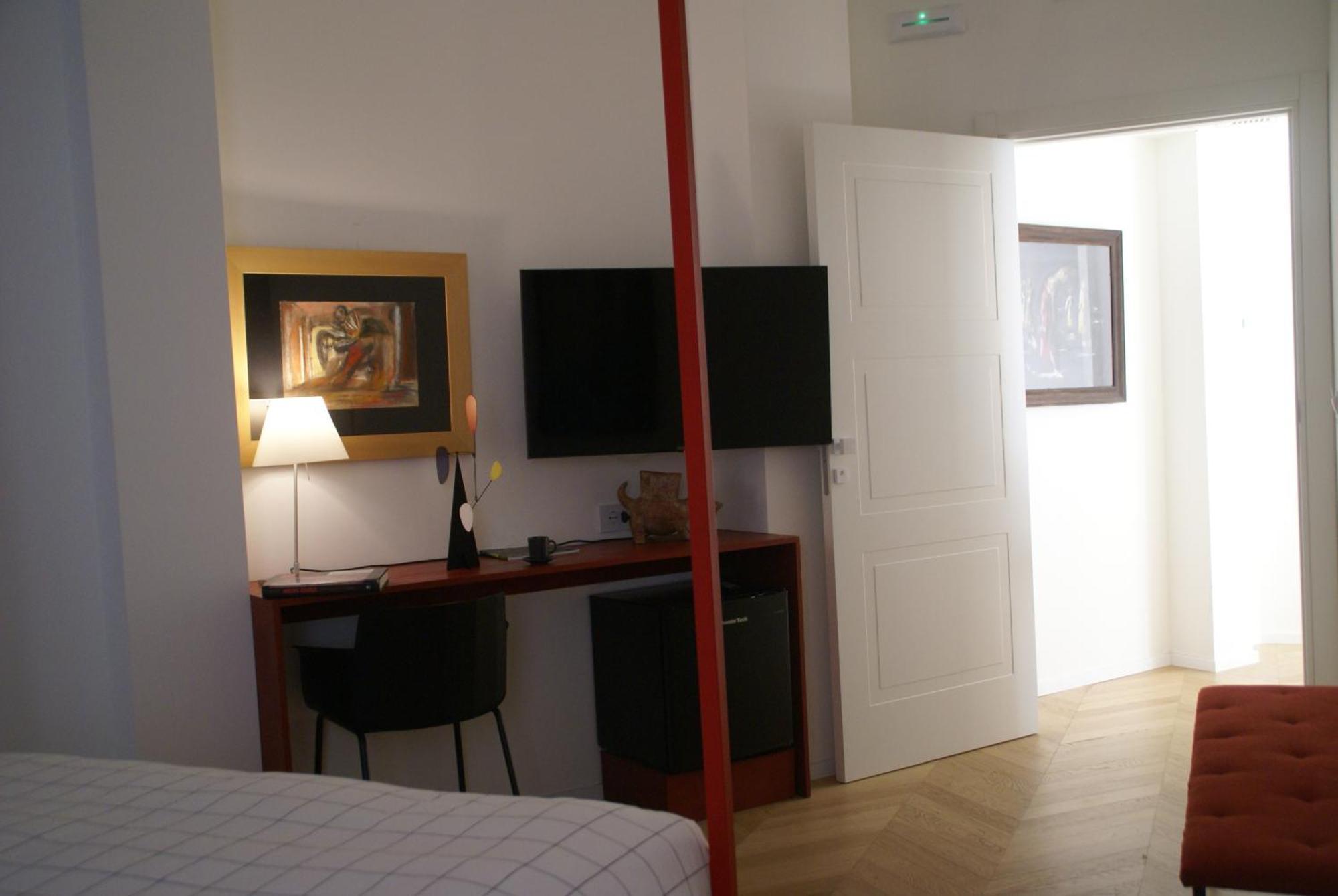 Bed & Breakfast Fra Le Righe Aeroporto di Catania Fontana Rossa